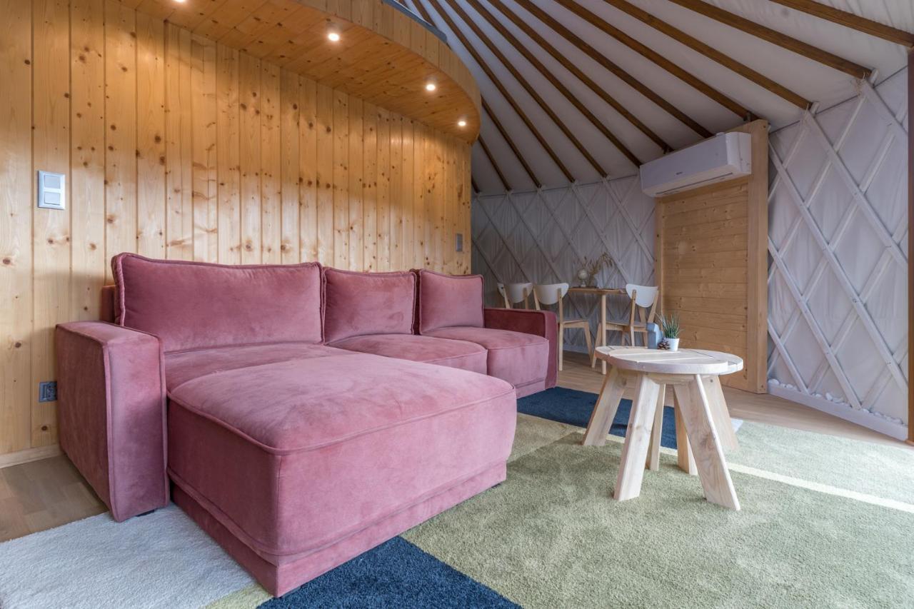Gorski Glamping - Caloroczne Jurty Z Widokiem Tylmanowa ภายนอก รูปภาพ